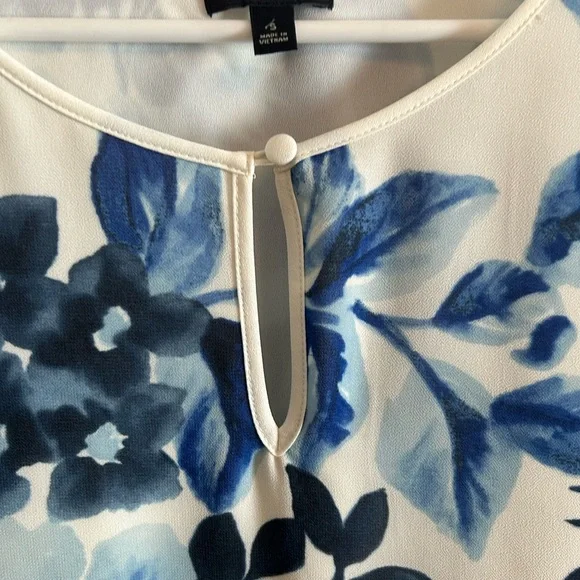 Talbots Blue and White Floral Blouse - Picture 5 of 7